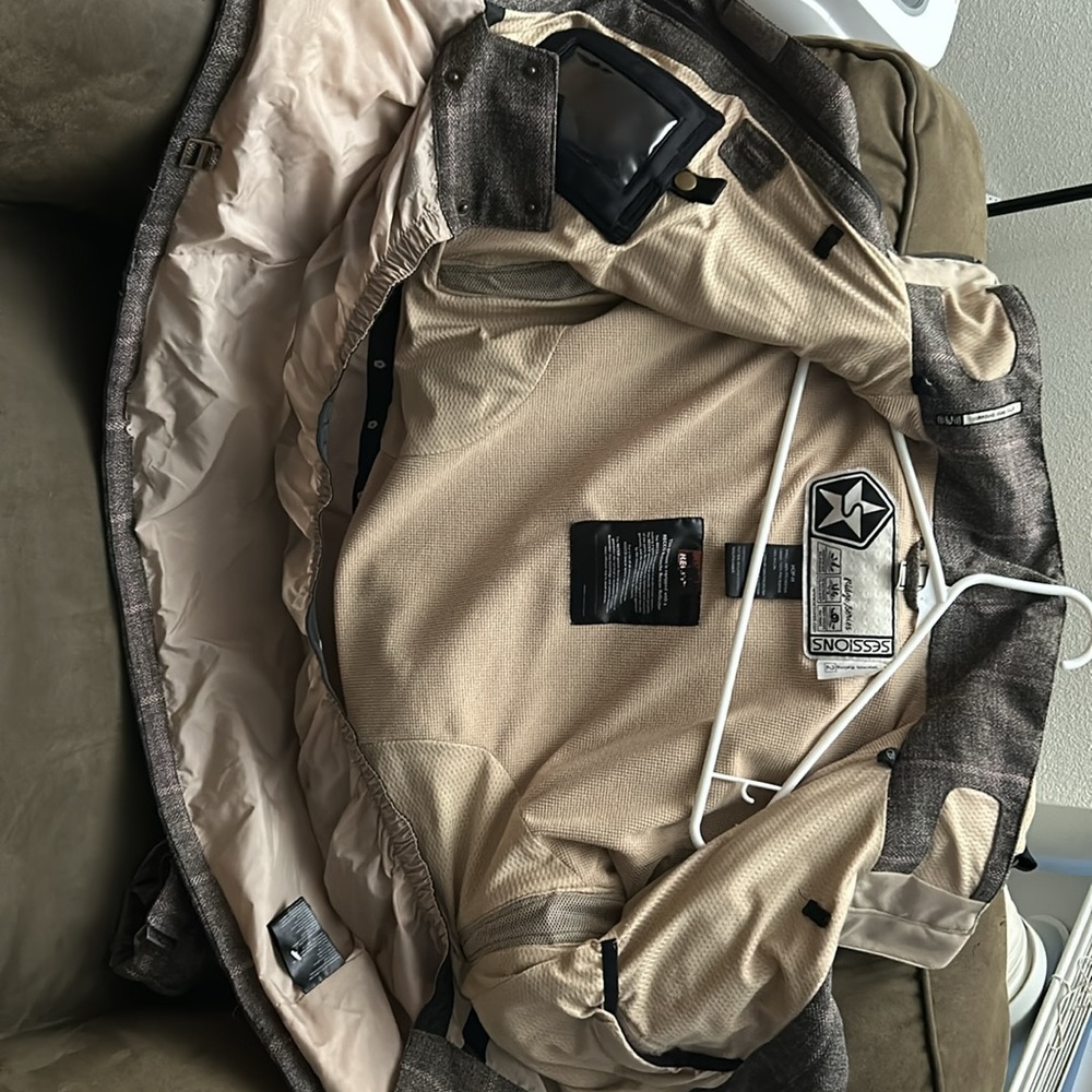 Sessions Ridge Series Women’s Snowboarding Jacket. - Picture 6 of 6